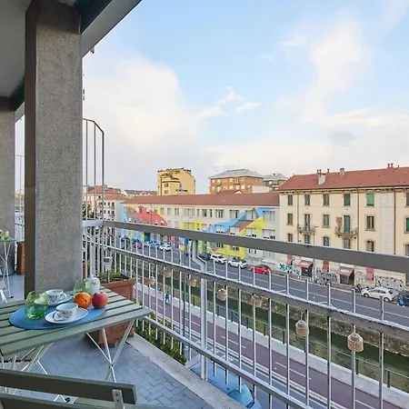 Affaccio Sul Naviglio - Spazioso Con 6 Posti Милан